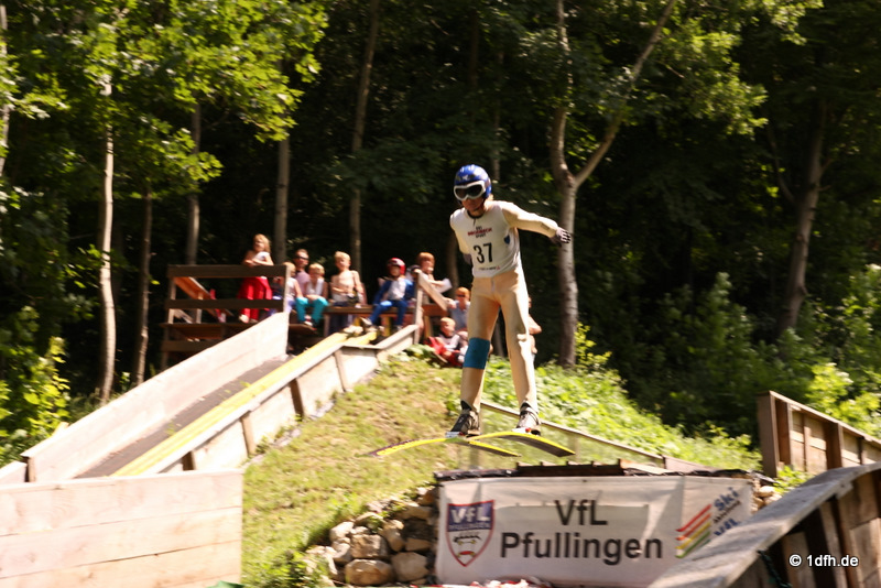 1. Sommerskispringen in Pfullingen Mattenschanzen am Ursulaberg 18.07.2010