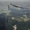 20120724_crossingsfrontiers_returntopayerne_puydedome_BP_revillard L'avion solar impulse en route pour payerne survole le puy de dome et la ville de clermont ferrand