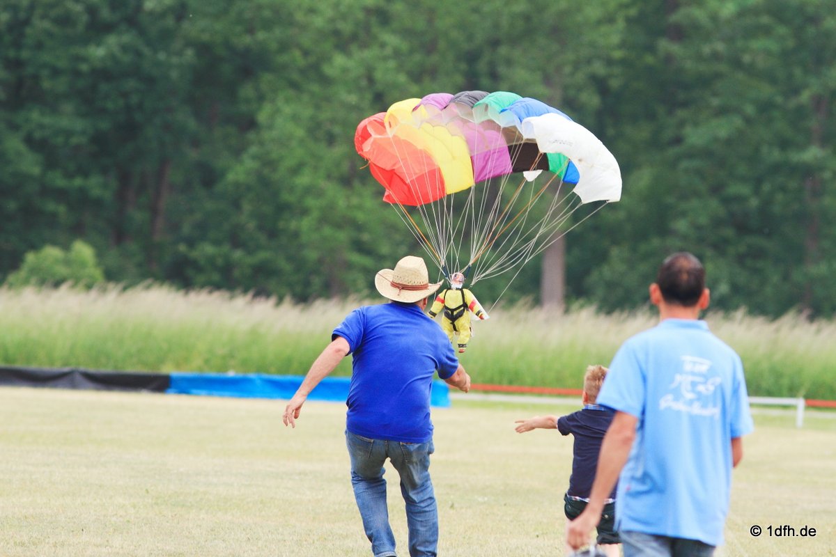 Flugtag  MFG Graben-Neudorf 24.05.2015