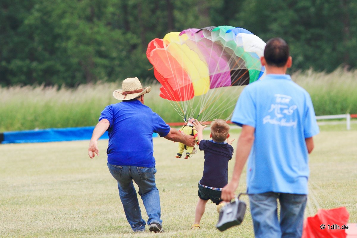 Flugtag  MFG Graben-Neudorf 24.05.2015
