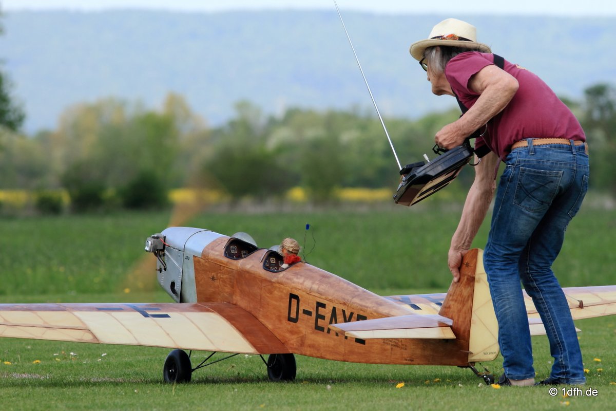Modellflugtag Flugmodellsportgruppe Ertingen e.V. 08.05.2016