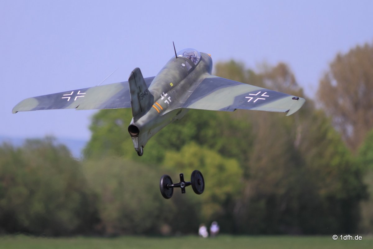 Modellflugtag Flugmodellsportgruppe Ertingen e.V. 08.05.2016