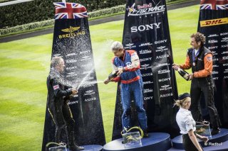 09-p-20140817-00381_news