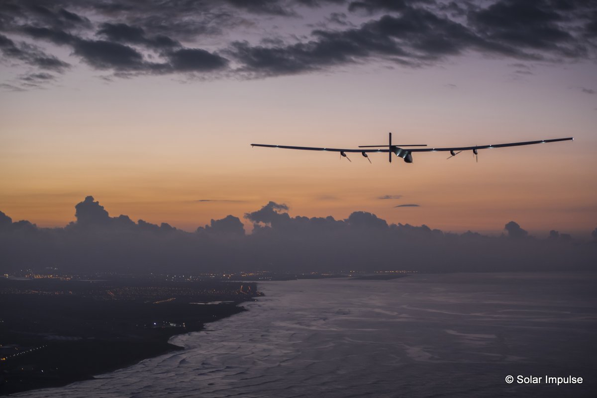 Solar Impulse lands in Hawaii