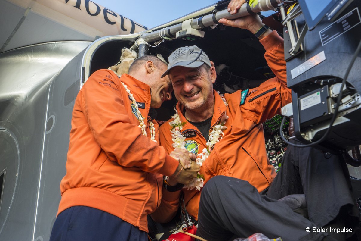 Solar Impulse lands in Hawaii