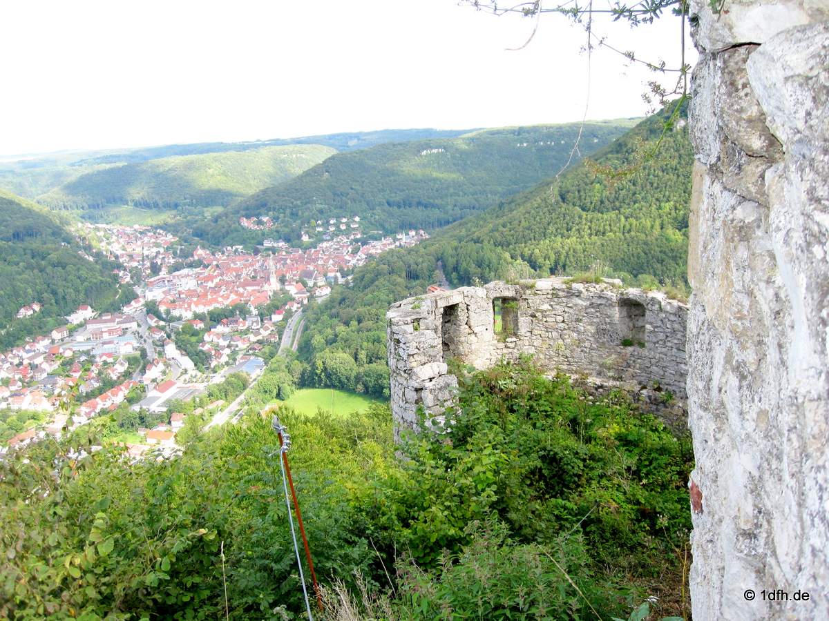 Uracher Wasserfall und Festung Hohenurach