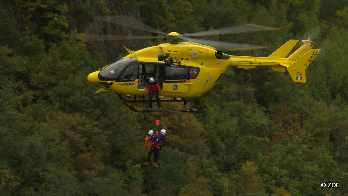 ZDF.reportage: Notruf für die Heli-Docs